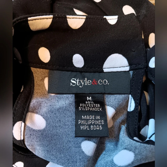 Womens Style Co. Poka dot blouse size M button missing - Picture 5 of 5